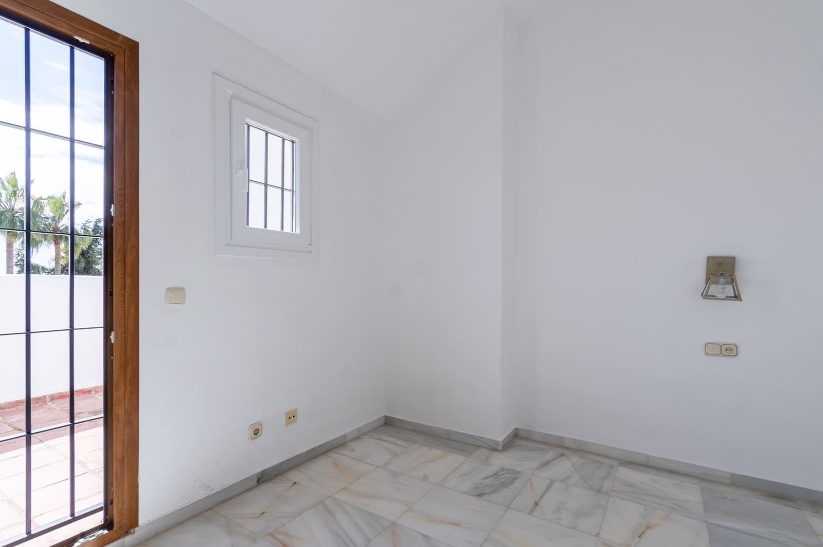 3 slaapkamer Huis te huur in Marbella met zwembad garage - € 3.000 (Ref: 9665704)