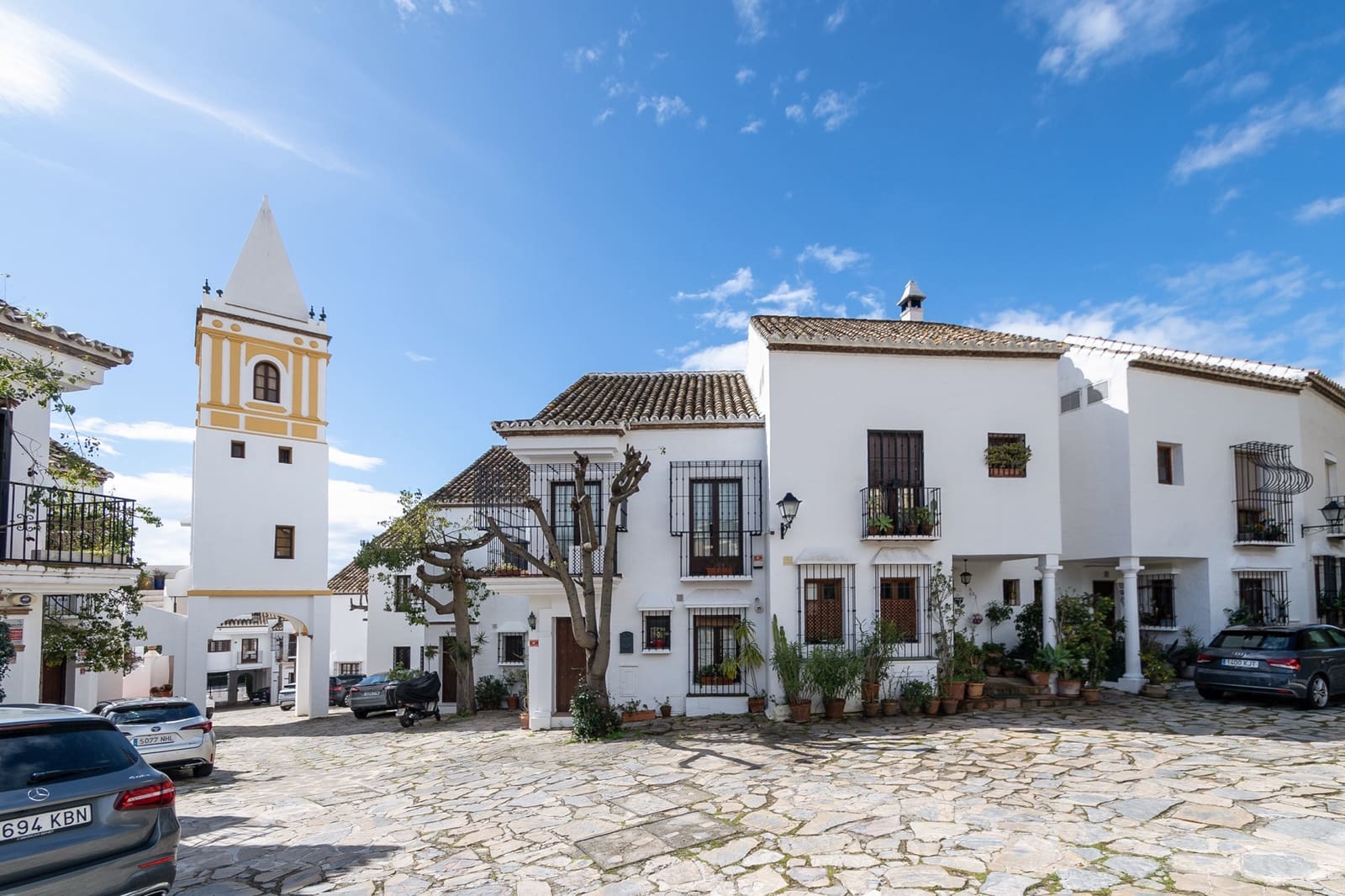 3 slaapkamer Huis te huur in Marbella met zwembad garage - € 3.000 (Ref: 9665704)