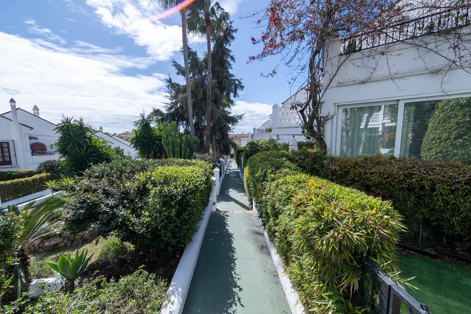 3 slaapkamer Huis te huur in Marbella met zwembad garage - € 3.000 (Ref: 9665704)