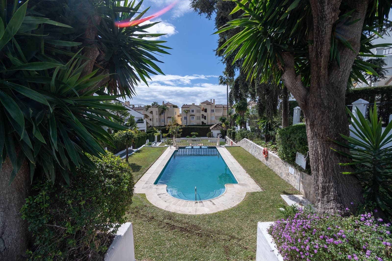 3 slaapkamer Huis te huur in Marbella met zwembad garage - € 3.000 (Ref: 9665704)