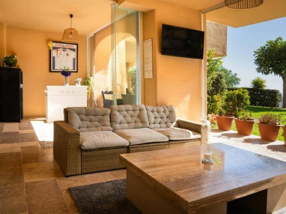 Apartamento de 3 habitaciones en Benahavís en venta con piscina garaje - 630.000 € (Ref: 9665705)