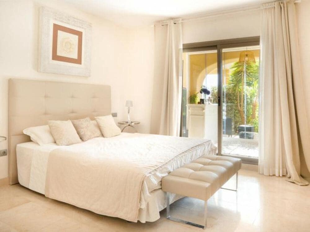 Apartamento de 3 habitaciones en Benahavís en venta con piscina garaje - 630.000 € (Ref: 9665705)