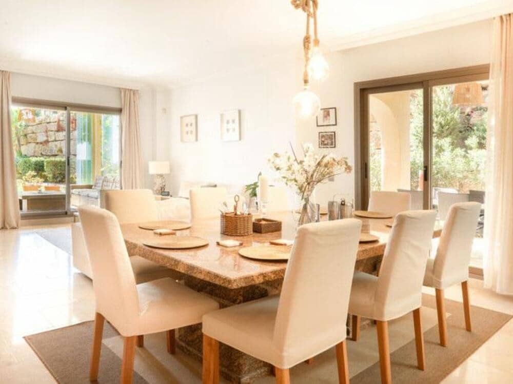 Apartamento de 3 habitaciones en Benahavís en venta con piscina garaje - 630.000 € (Ref: 9665705)