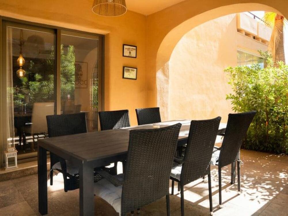 Apartamento de 3 habitaciones en Benahavís en venta con piscina garaje - 630.000 € (Ref: 9665705)