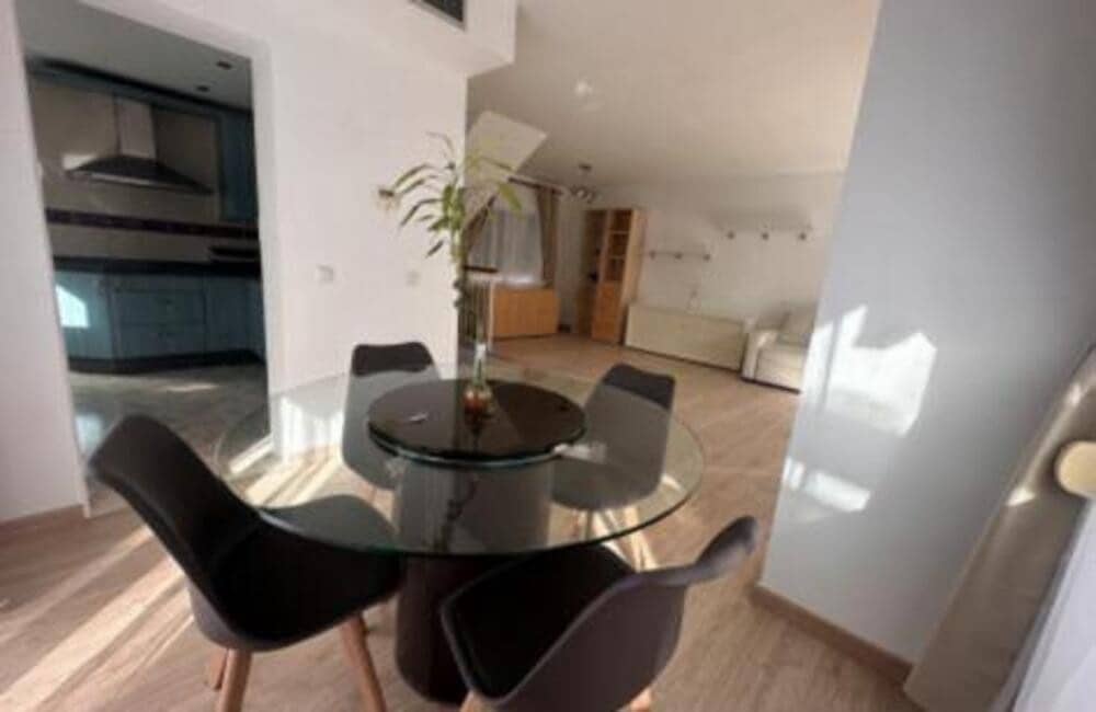 Villa/Maison Semi-Mitoyenne de 4 chambres à louer à Marbella avec piscine garage - 3 500 € (Ref: 9665706)