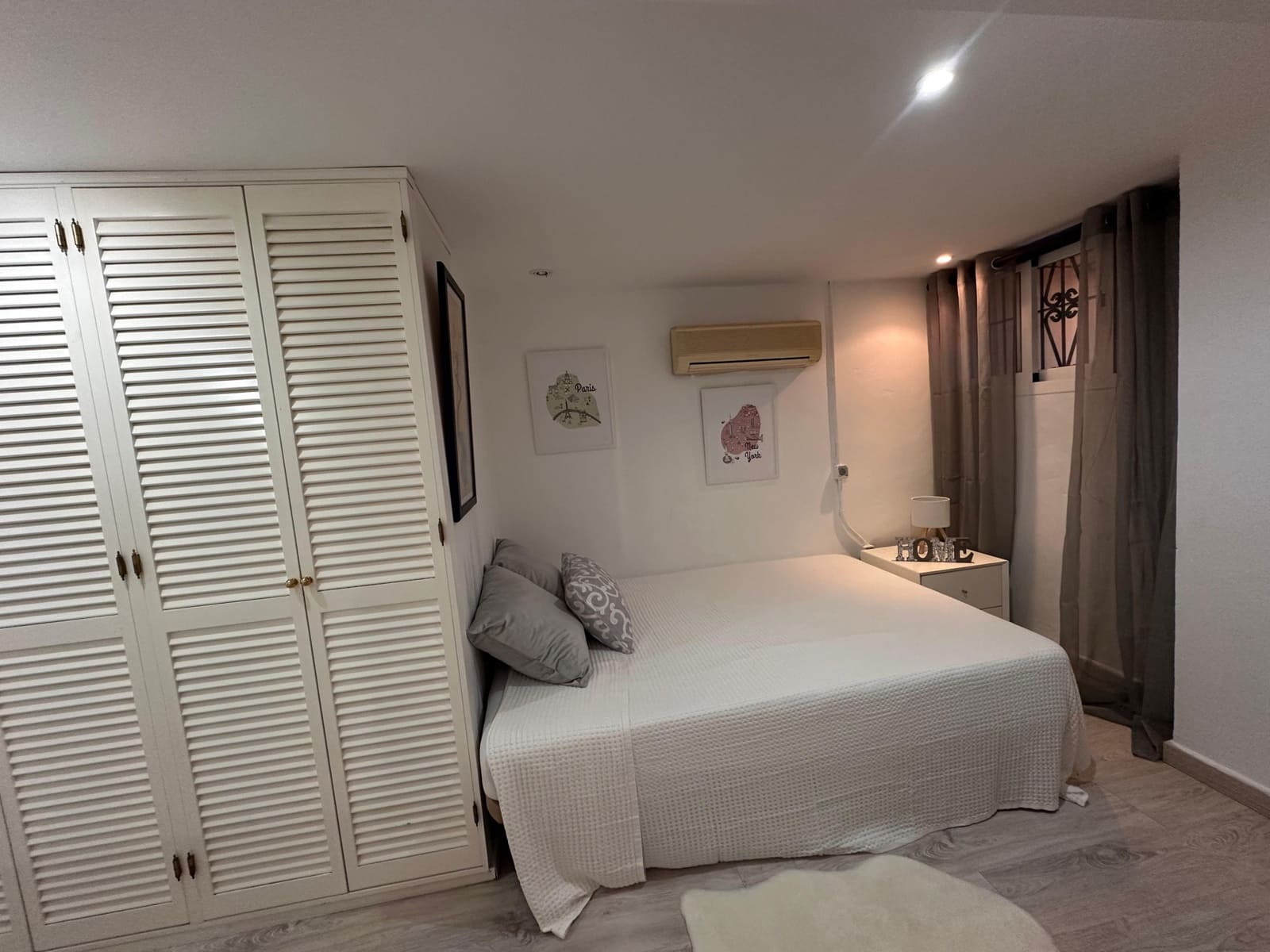 Villa/Maison Semi-Mitoyenne de 4 chambres à louer à Marbella avec piscine garage - 3 500 € (Ref: 9665706)