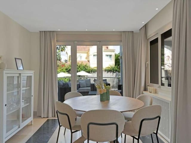 7 slaapkamer Villa te koop in Puerto Banus, Marbella met zwembad garage - € 2.395.000 (Ref: 9669748)