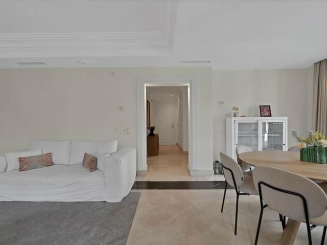 7 slaapkamer Villa te koop in Puerto Banus, Marbella met zwembad garage - € 2.395.000 (Ref: 9669748)