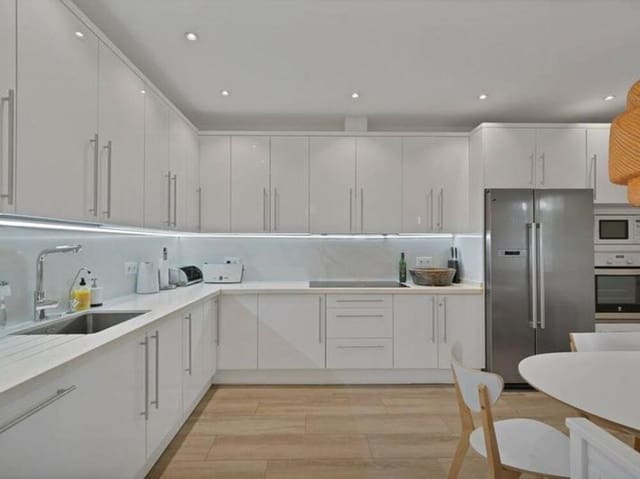 7 slaapkamer Villa te koop in Puerto Banus, Marbella met zwembad garage - € 2.395.000 (Ref: 9669748)