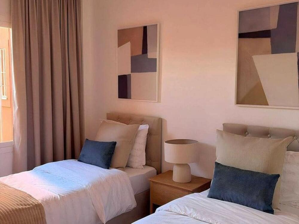 2 soverom Leilighet til leie i Estepona med svømmebasseng garasje - € 2 200 (Ref: 9669749)