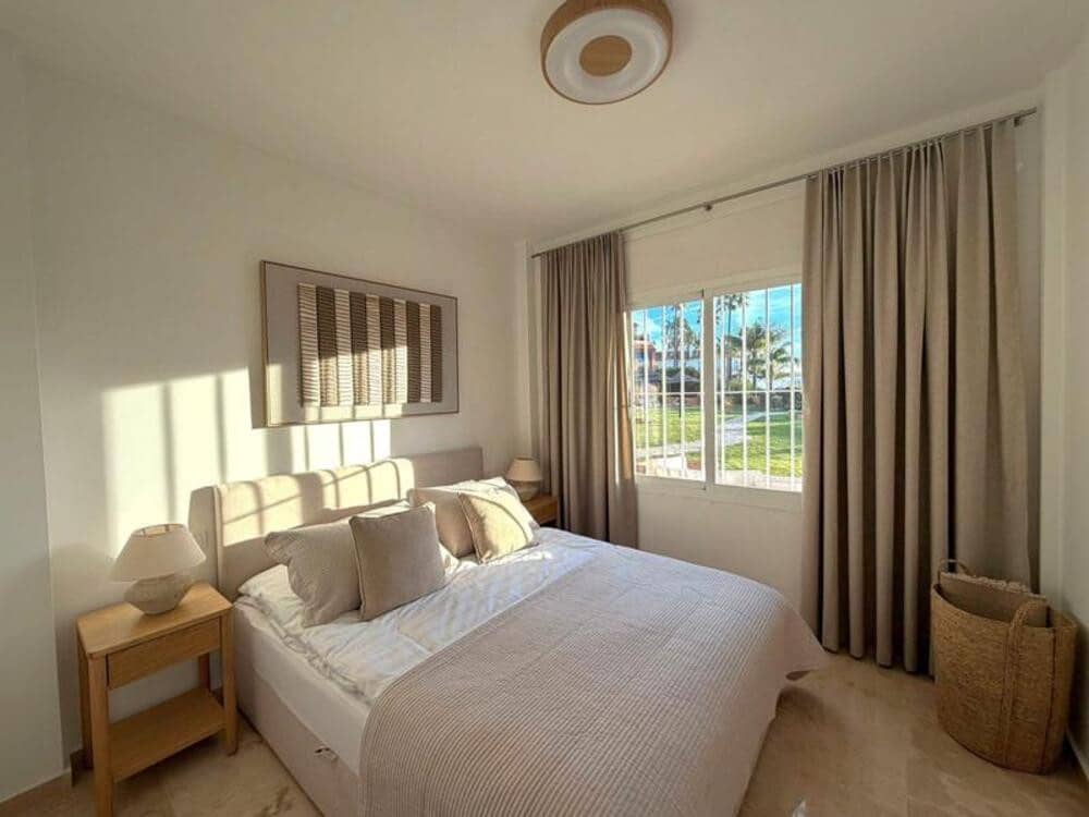 2 soverom Leilighet til leie i Estepona med svømmebasseng garasje - € 2 200 (Ref: 9669749)