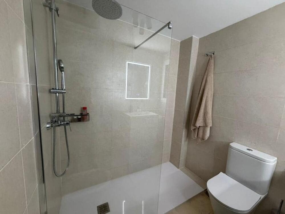 2 soverom Leilighet til leie i Estepona med svømmebasseng garasje - € 2 200 (Ref: 9669749)