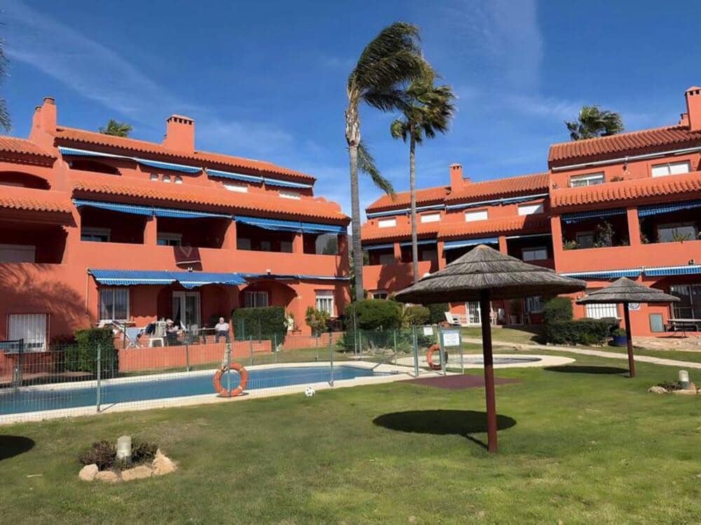 2 soverom Leilighet til leie i Estepona med svømmebasseng garasje - € 2 200 (Ref: 9669749)