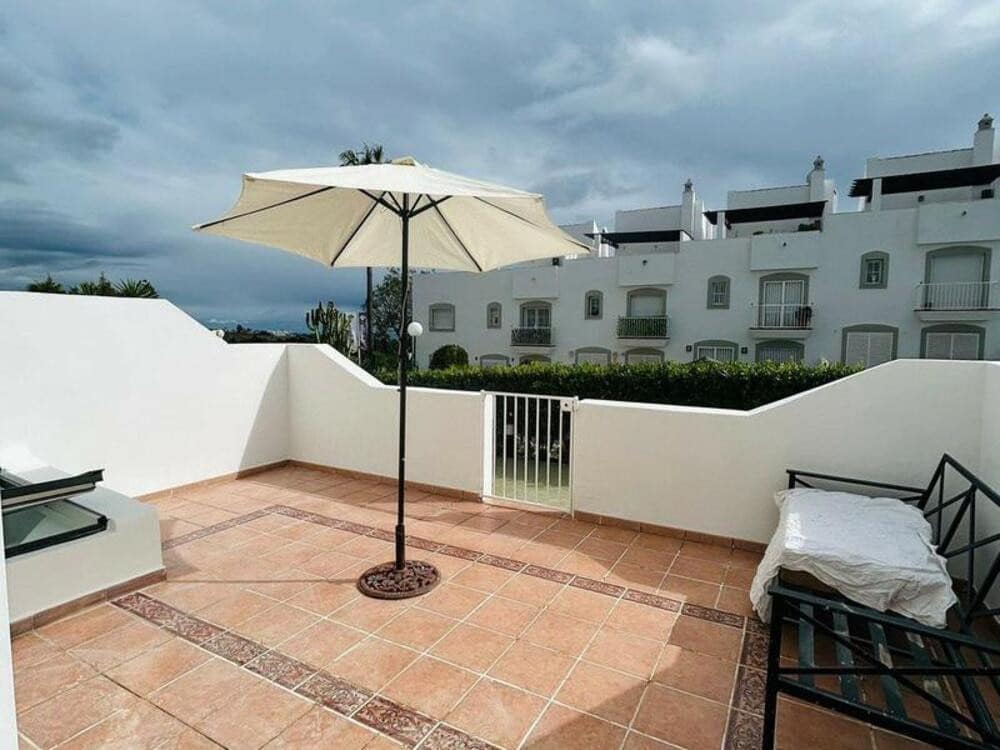 4 sypialnia Dom do wynajęcia w Marbella z basenem garażem - 5 500 € (Ref: 9669751)