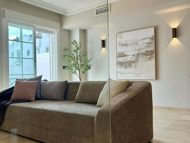 Maison de Ville de 4 chambres à louer à Aloha Golf, Marbella avec piscine garage - 5 500 € (Ref: 9669751)