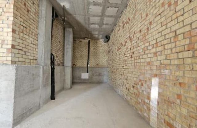 Bedrift til salgs i Nueva Alcántara, Marbella - € 650 000 (Ref: 9669755)