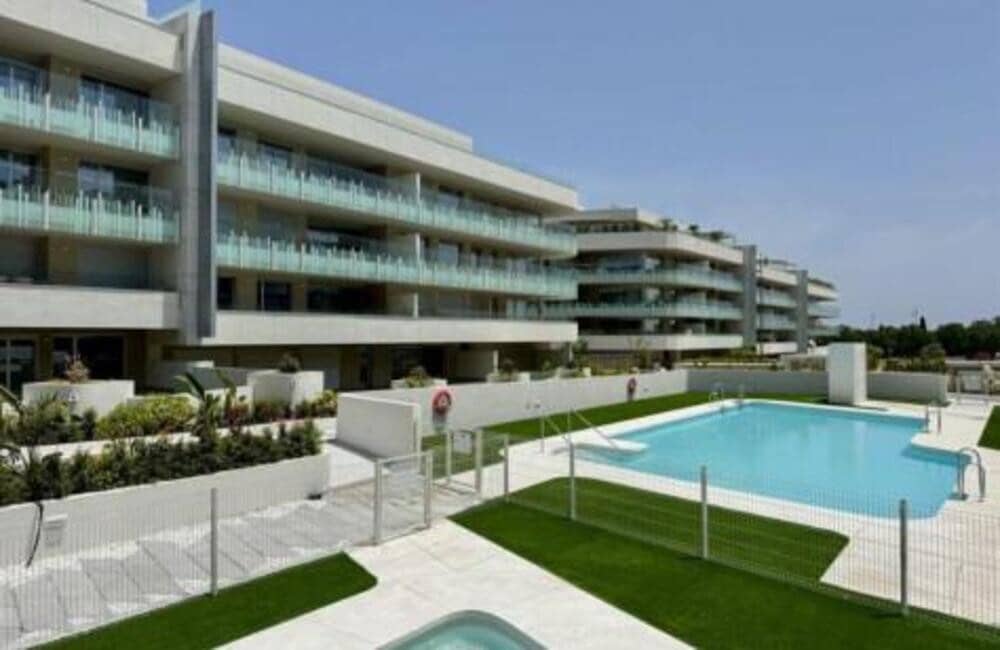 Empresa para arrendar em San Pedro de Alcantara - 2 000 € (Ref: 9669756)