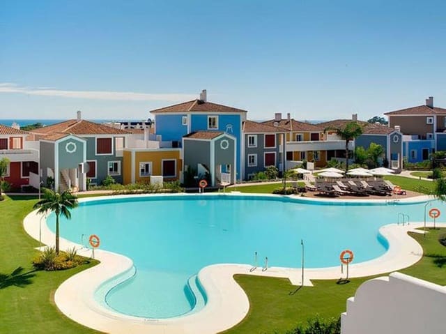 3 Zimmer Haus zu verkaufen in El Paraiso, Estepona mit Pool Garage - 530.000 € (Ref: 9673703)