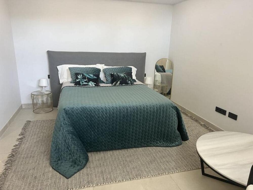 Casa de 4 habitaciones en Estepona en alquiler con piscina garaje - 10.000 € (Ref: 9676624)