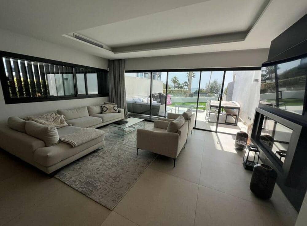 Casa de 4 habitaciones en Estepona en alquiler con piscina garaje - 10.000 € (Ref: 9676624)