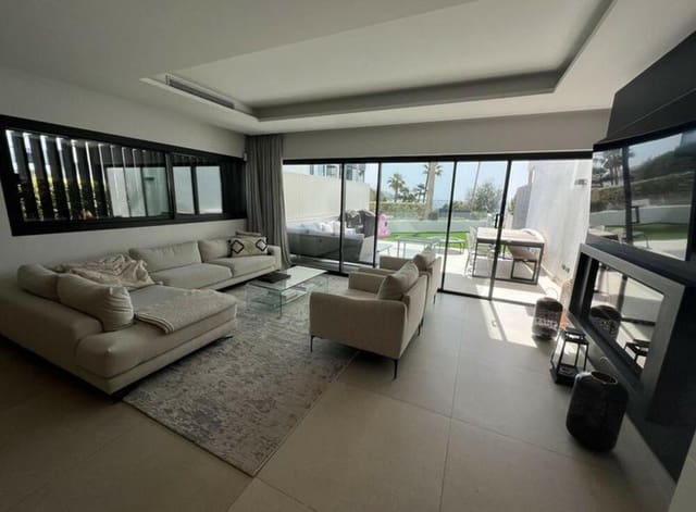 Casa de 4 habitaciones en Guadalobón, Estepona en alquiler con piscina garaje - 10.000 € (Ref: 9676624)
