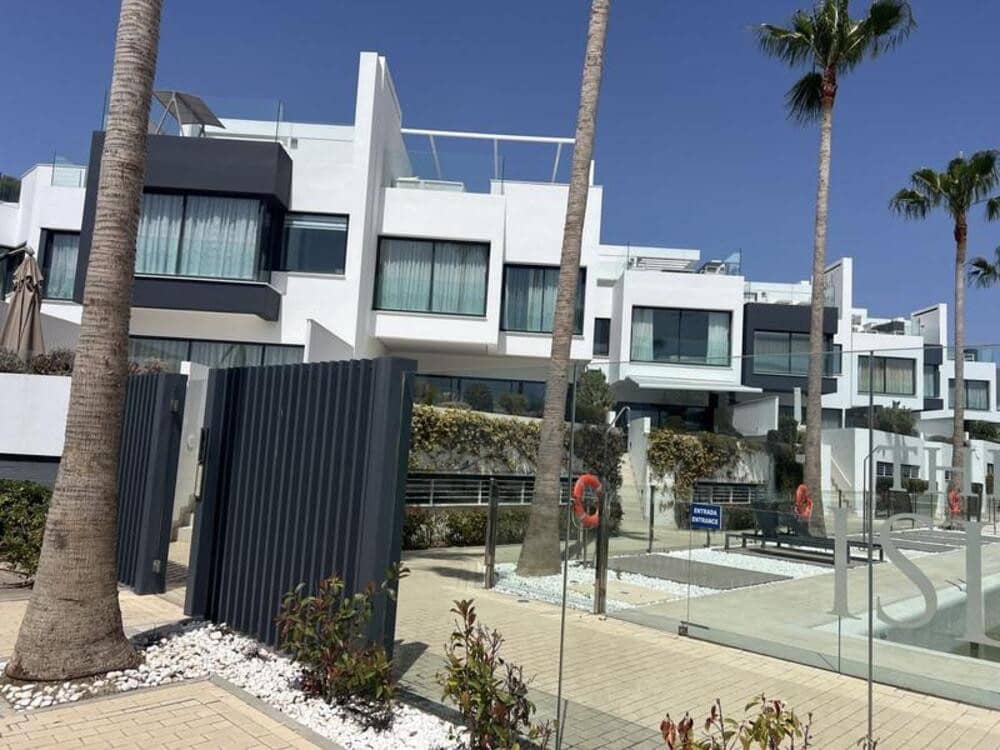 Casa de 4 habitaciones en Estepona en alquiler con piscina garaje - 10.000 € (Ref: 9676624)