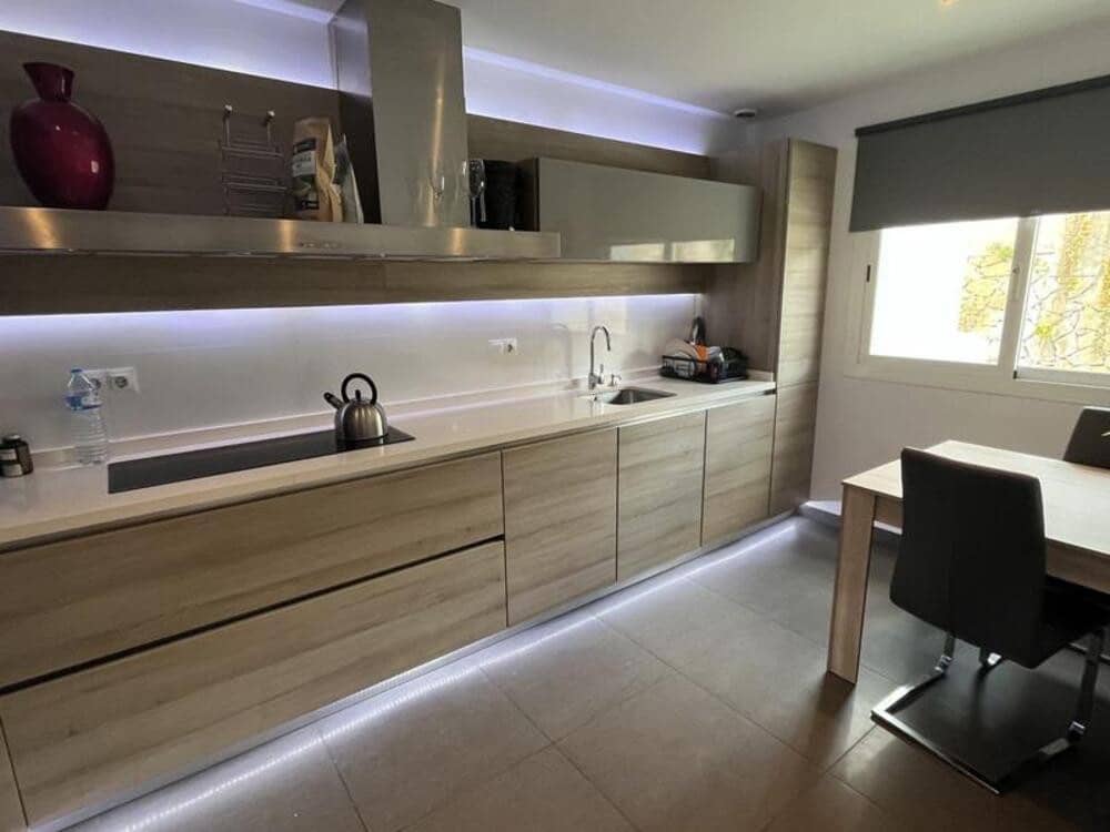 3 quarto Casa em Banda para arrendar em Marbella com piscina garagem - 3 200 € (Ref: 9676625)