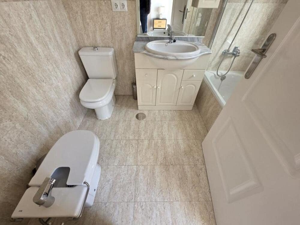 Casa de 3 habitaciones en Benahavís en alquiler con piscina garaje - 2.200 € (Ref: 9676626)