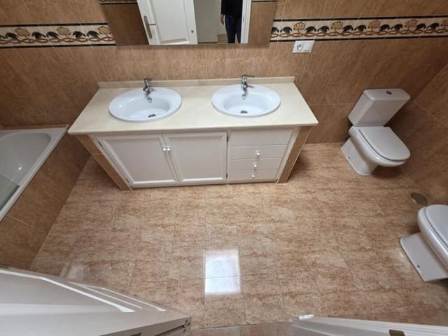 3 slaapkamer Huis te huur in Benahavís pueblo, Benahavís met zwembad garage - € 2.200 (Ref: 9676626)