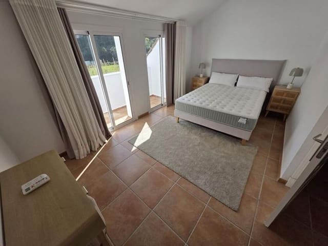 3 slaapkamer Huis te huur in Benahavís pueblo, Benahavís met zwembad garage - € 2.200 (Ref: 9676626)