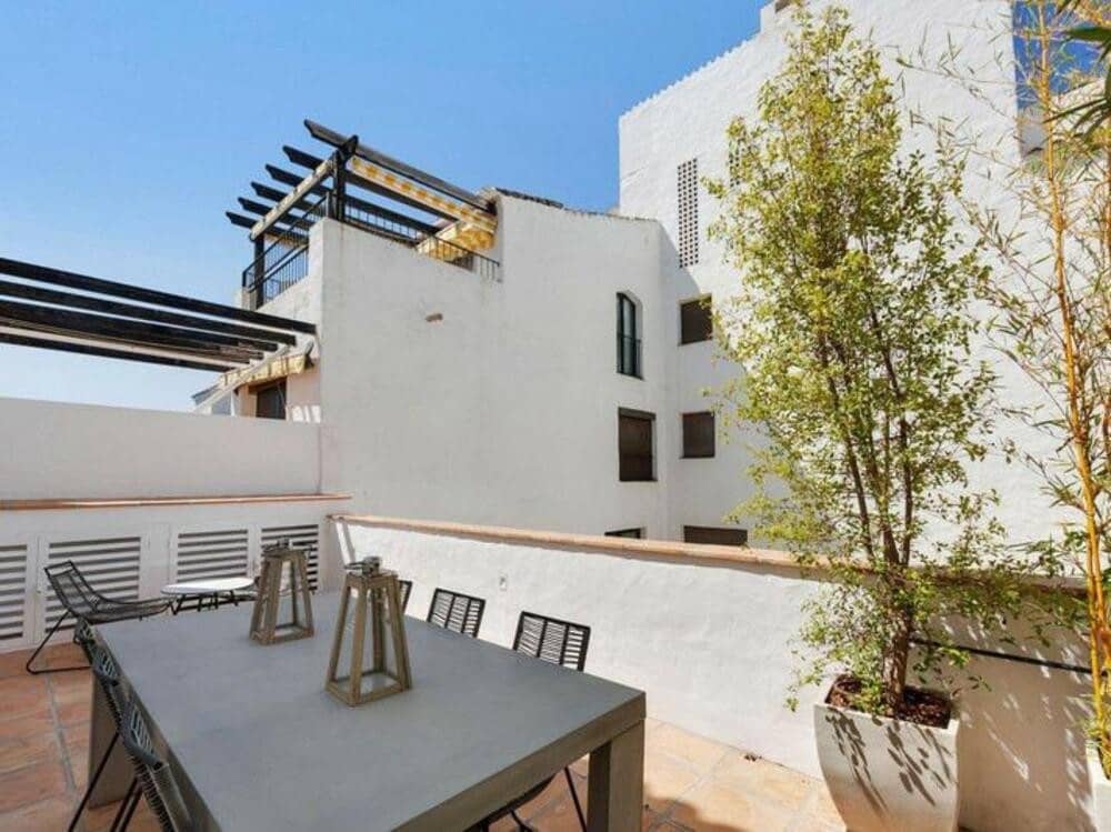 3 bedroom Apartment for sale in Puerto Banus with pool garage - € 949,000 (Ref: 9676628)