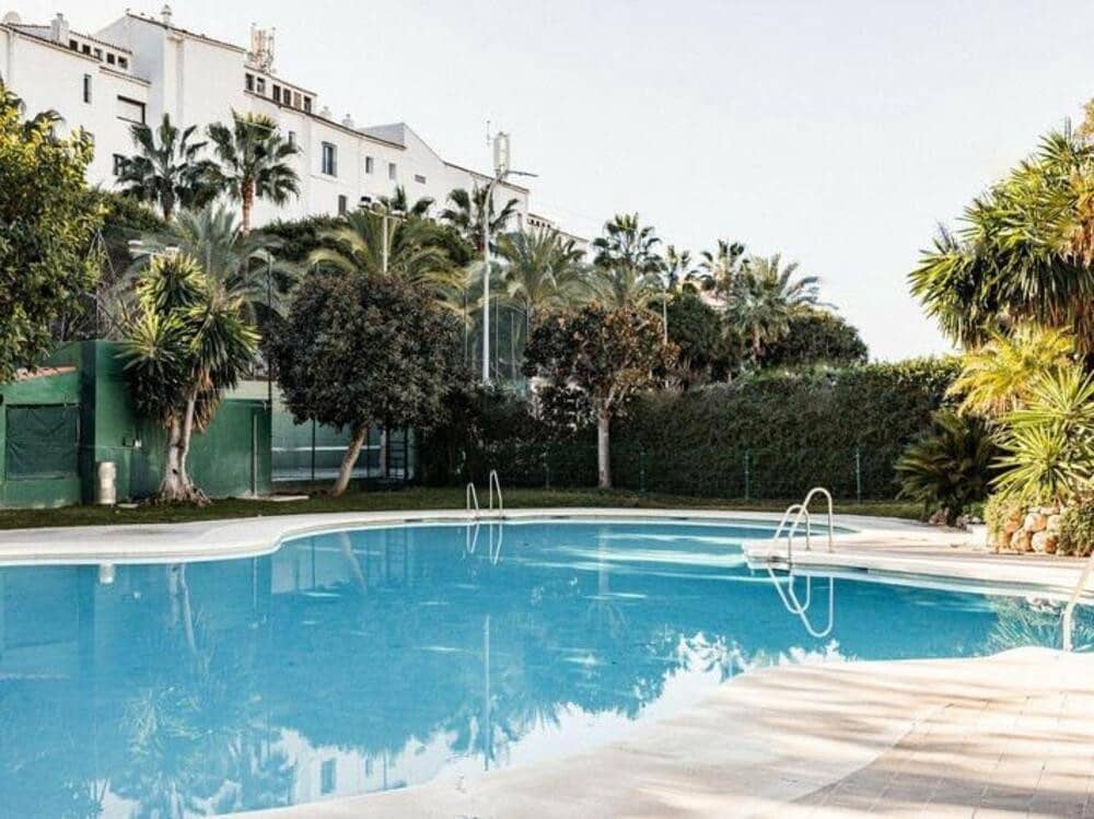 3 bedroom Apartment for sale in Puerto Banus with pool garage - € 949,000 (Ref: 9676628)