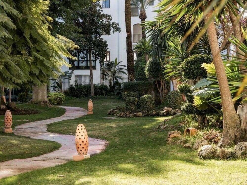 3 bedroom Apartment for sale in Puerto Banus with pool garage - € 949,000 (Ref: 9676628)