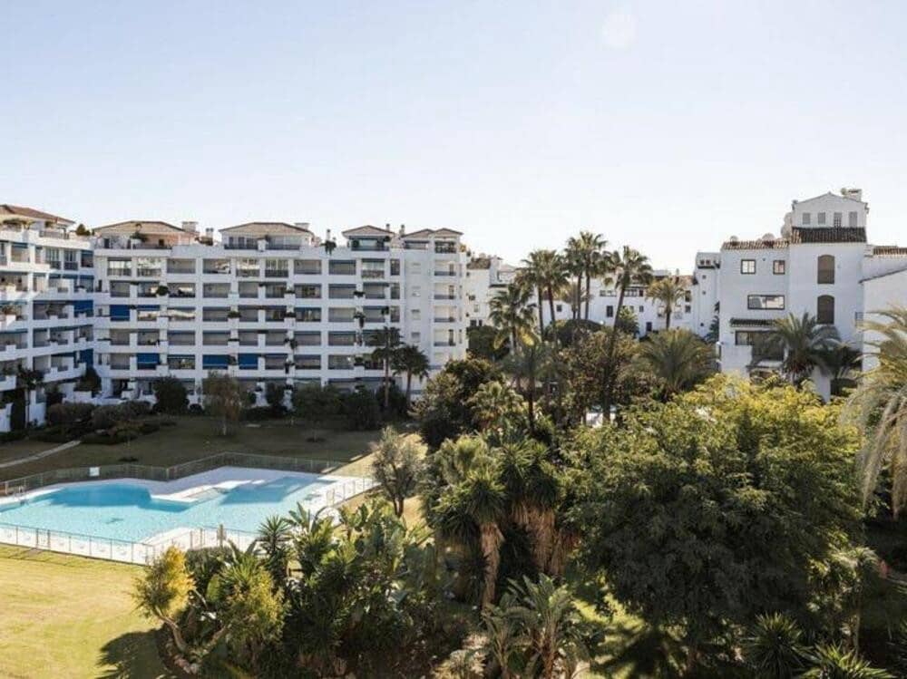 3 bedroom Apartment for sale in Puerto Banus with pool garage - € 949,000 (Ref: 9676628)
