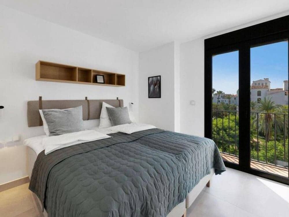 3 bedroom Apartment for sale in Puerto Banus with pool garage - € 949,000 (Ref: 9676628)