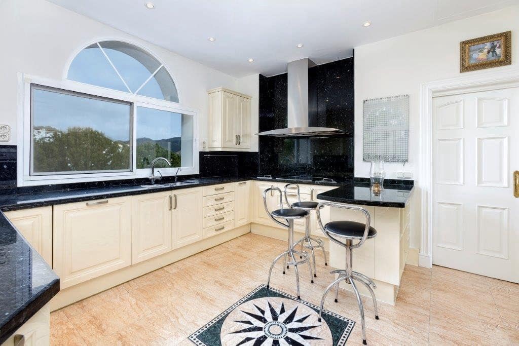 Chalet de 5 habitaciones en La Quinta en venta con garaje - 2.950.000 € (Ref: 9676629)