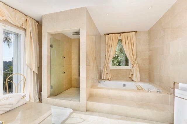 Chalet de 5 habitaciones en La Quinta, Benahavís en venta con garaje - 2.950.000 € (Ref: 9676629)