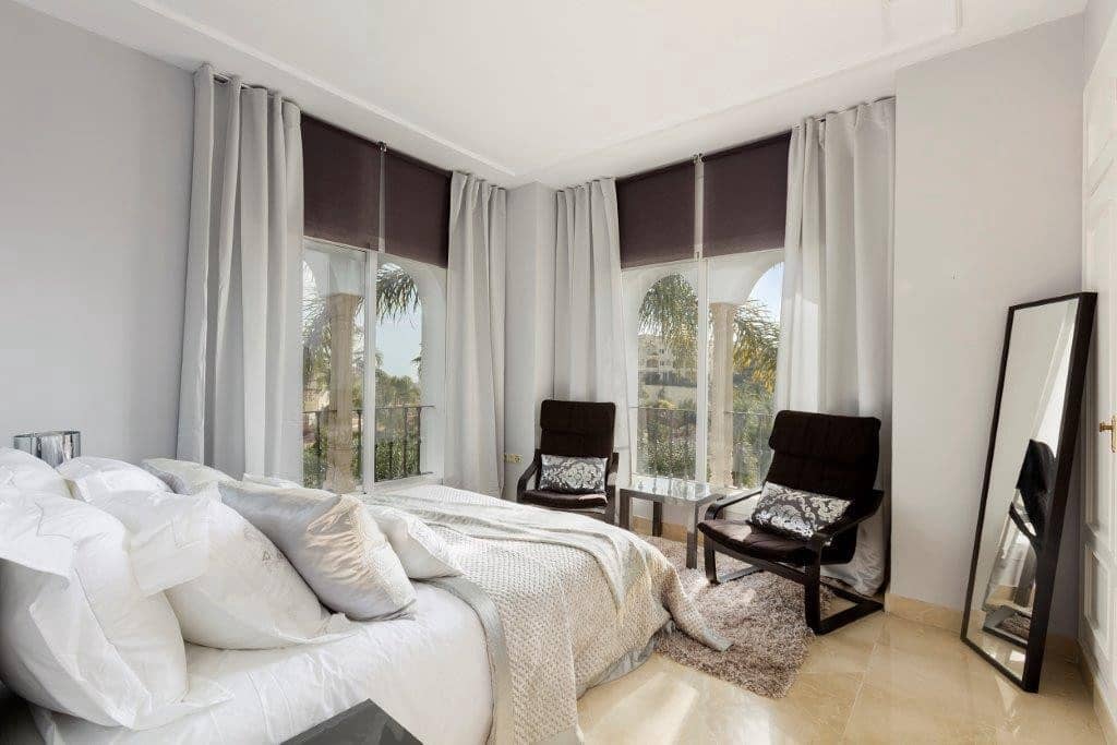 5 bedroom Villa for sale in La Quinta with garage - € 2,750,000 (Ref: 9676629)