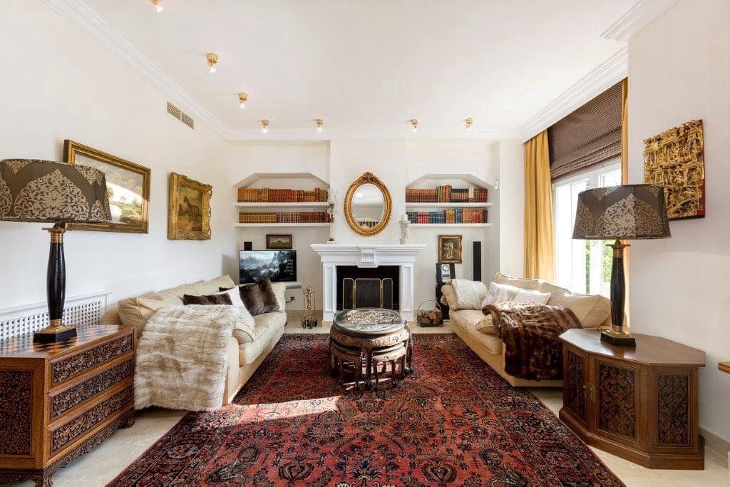 5 bedroom Villa for sale in La Quinta with garage - € 2,750,000 (Ref: 9676629)
