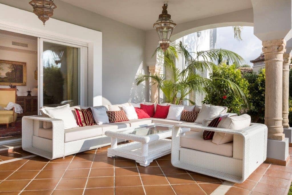 5 bedroom Villa for sale in La Quinta with garage - € 2,750,000 (Ref: 9676629)