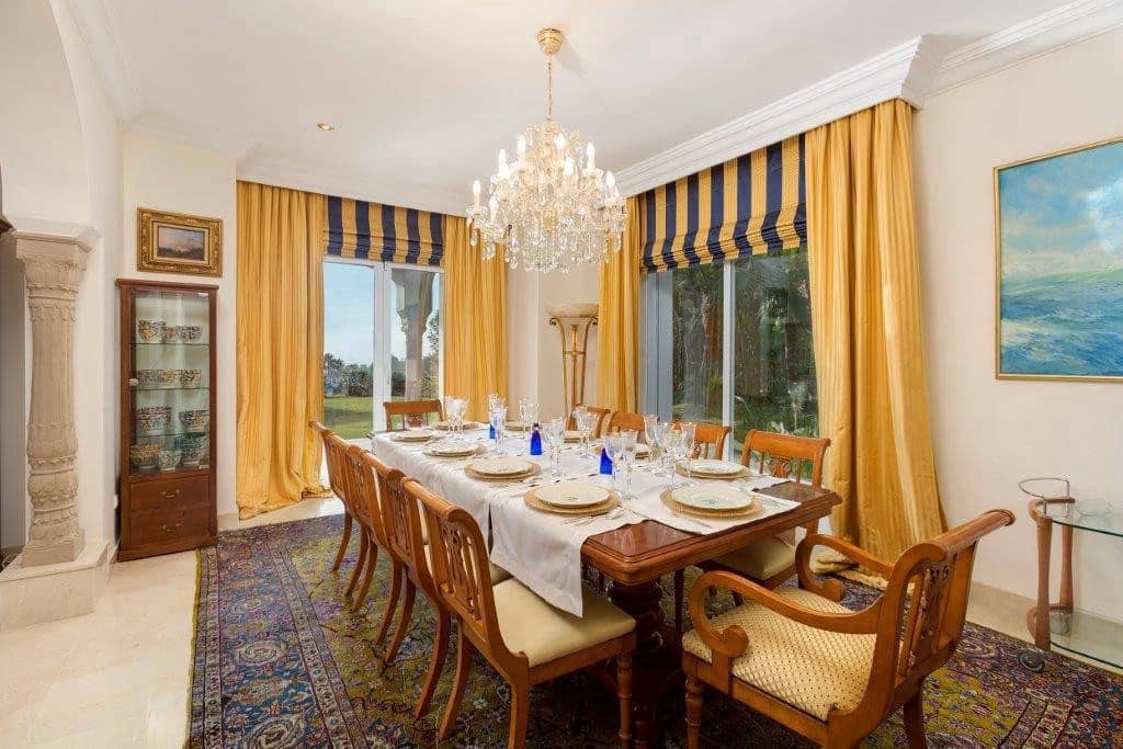 5 bedroom Villa for sale in La Quinta with garage - € 2,750,000 (Ref: 9676629)