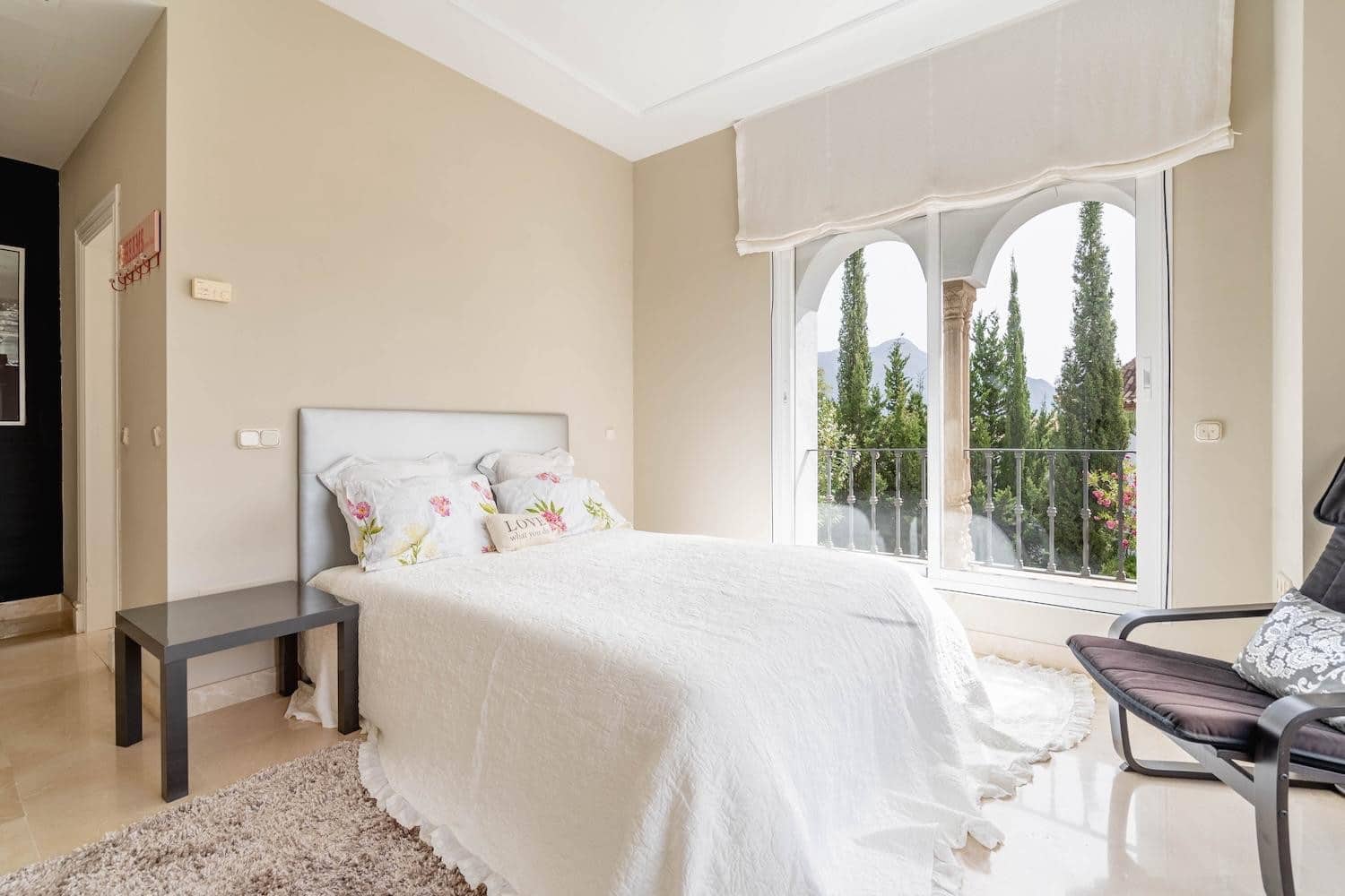 5 bedroom Villa for sale in La Quinta with garage - € 2,750,000 (Ref: 9676629)
