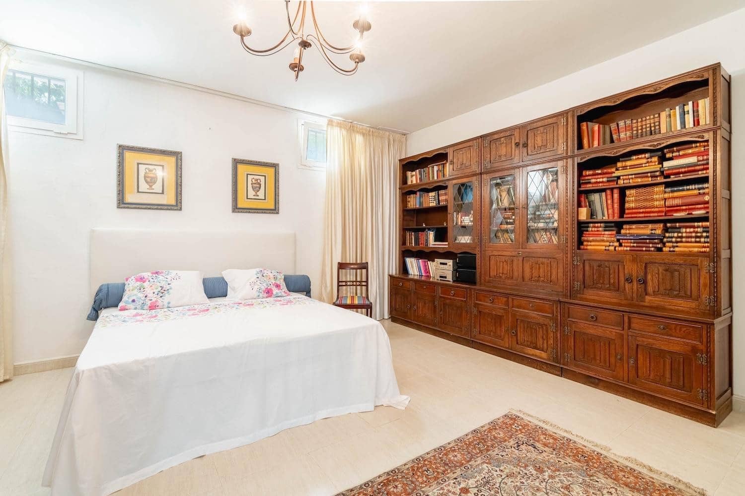 5 bedroom Villa for sale in La Quinta with garage - € 2,750,000 (Ref: 9676629)