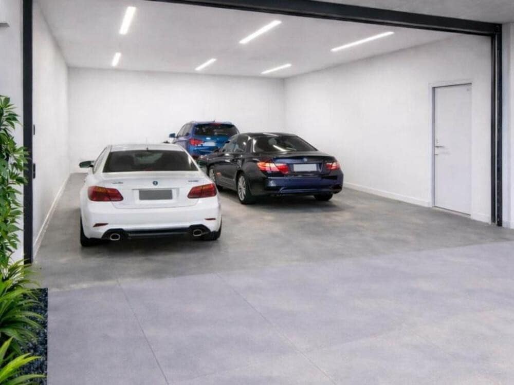 3 makuuhuone Huvila myytävänä paikassa Nueva Andalucia mukana uima-altaan 
autotalli - 3 450 000 € (Ref: 9679362)