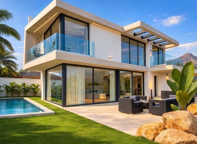 Chalet de 3 habitaciones en Nueva Andalucía Centro, Marbella en alquiler con piscina garaje - 12.000 € (Ref: 9679363)