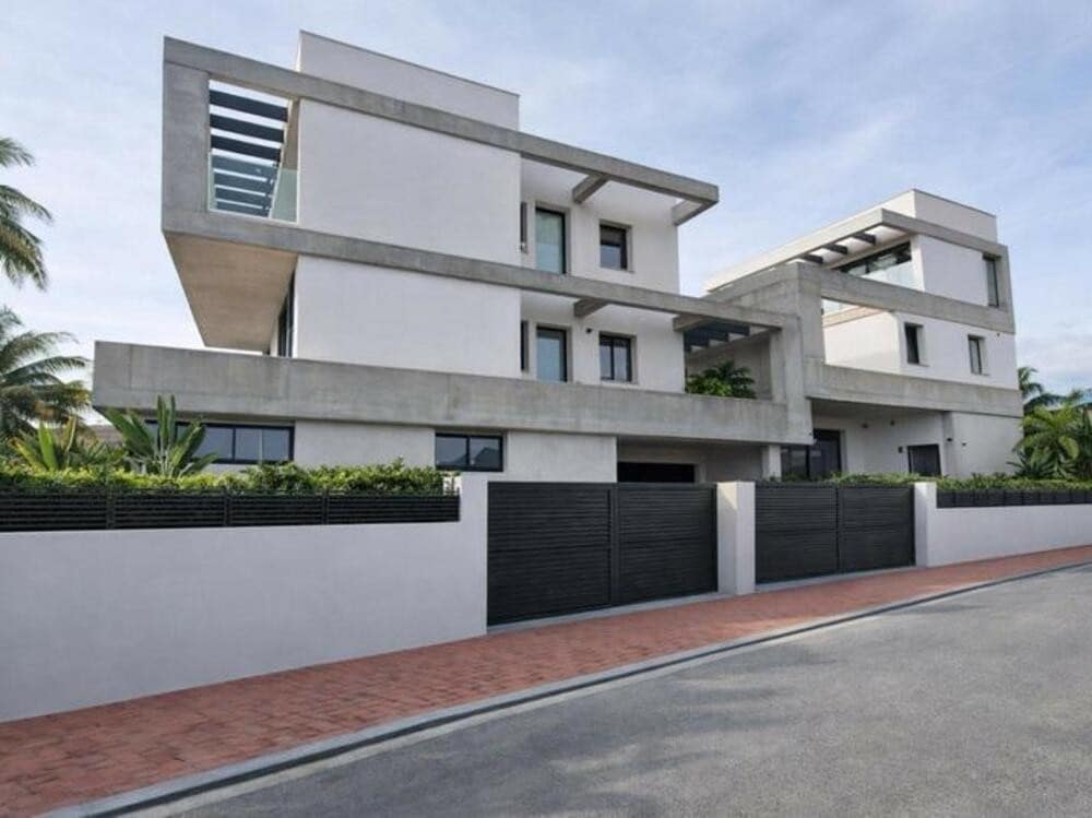 2 soveværelse Villa til leje i Nueva Andalucia med swimmingpool garage - € 15.000 (Ref: 9679363)