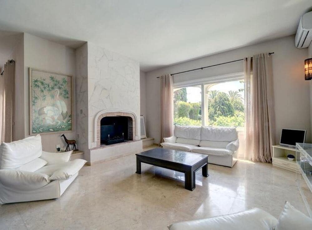 4 camera da letto Villa da affittare in El Paraiso con piscina garage - 8.500 € (Rif: 9679365)