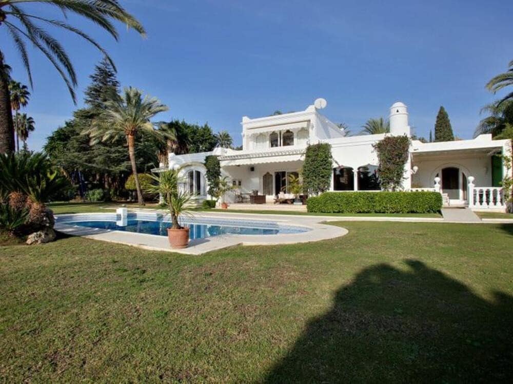 4 camera da letto Villa da affittare in El Paraiso con piscina garage - 8.500 € (Rif: 9679365)