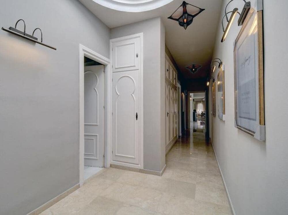 4 camera da letto Villa da affittare in El Paraiso con piscina garage - 8.500 € (Rif: 9679365)