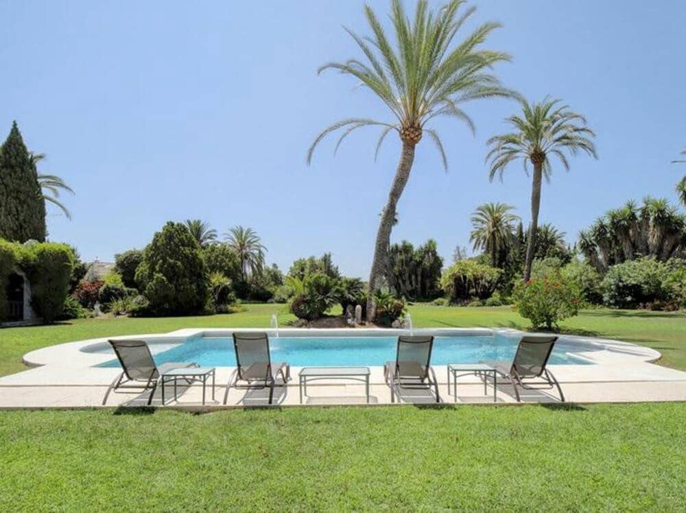 4 camera da letto Villa da affittare in El Paraiso con piscina garage - 8.500 € (Rif: 9679365)